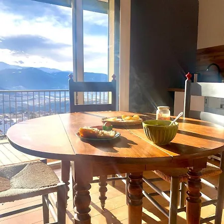 T3 Hycenter Terrace With View, Parking, Sauna شقة *