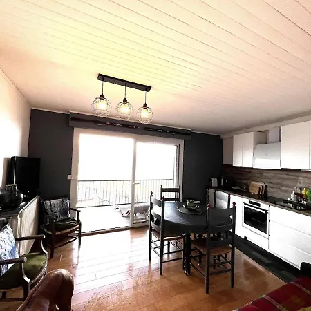 T3 Hycenter Terrace With View, Parking, Sauna 公寓 *